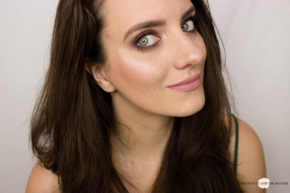 Sleek Solstice Highlighter Palette Equinox Beautyblogger Review Tragebild Aufgetragen